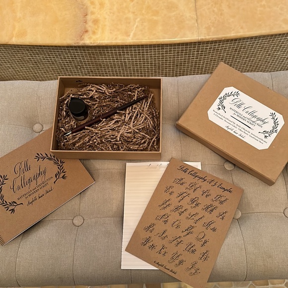 Belle Calligraphy Modern Script - Picture 2 of 3